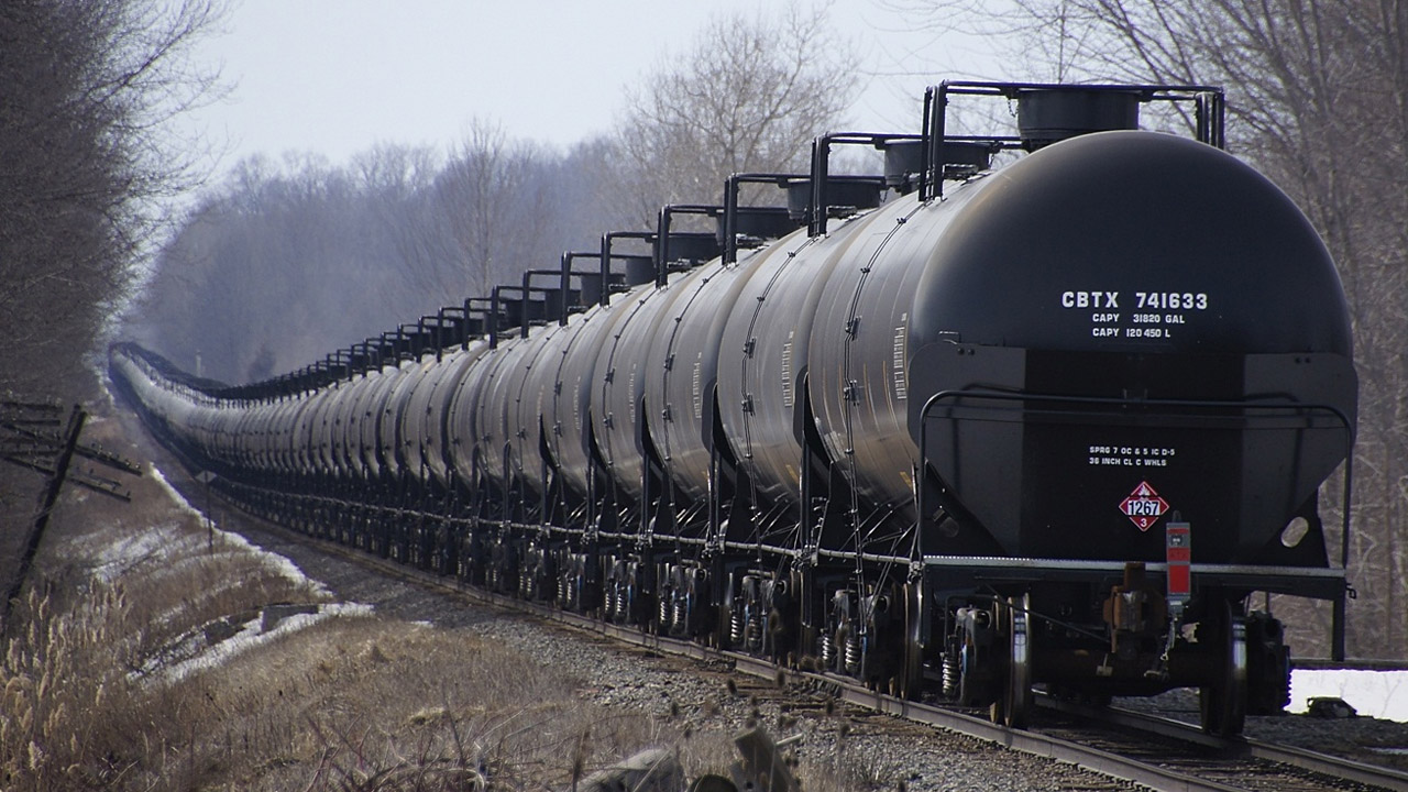 Rising Crude-By-Rail Shipments Bad News for American Agriculture