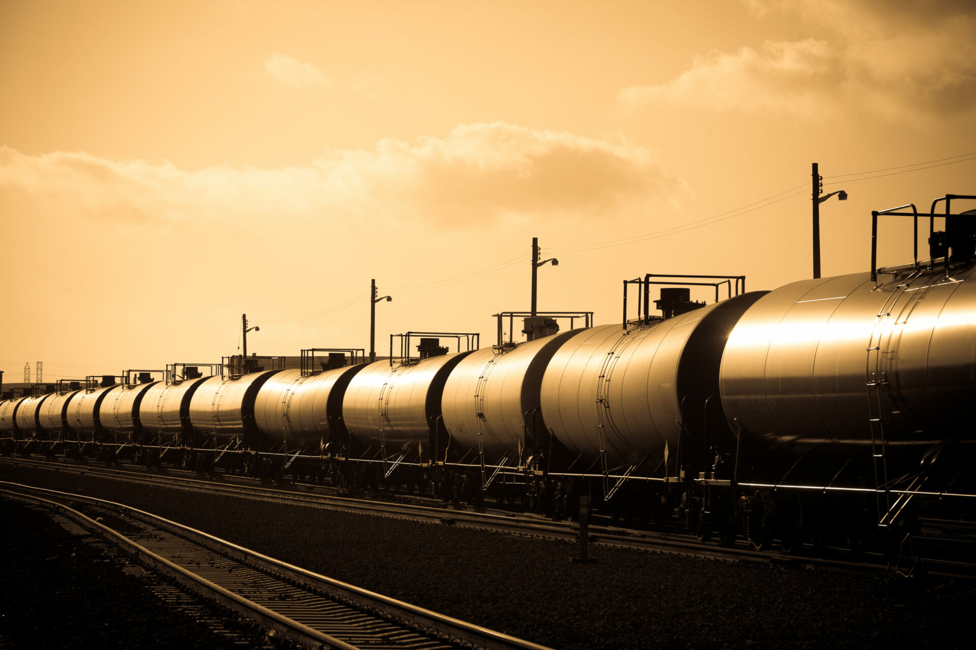 Is transporting LNG by train safe?